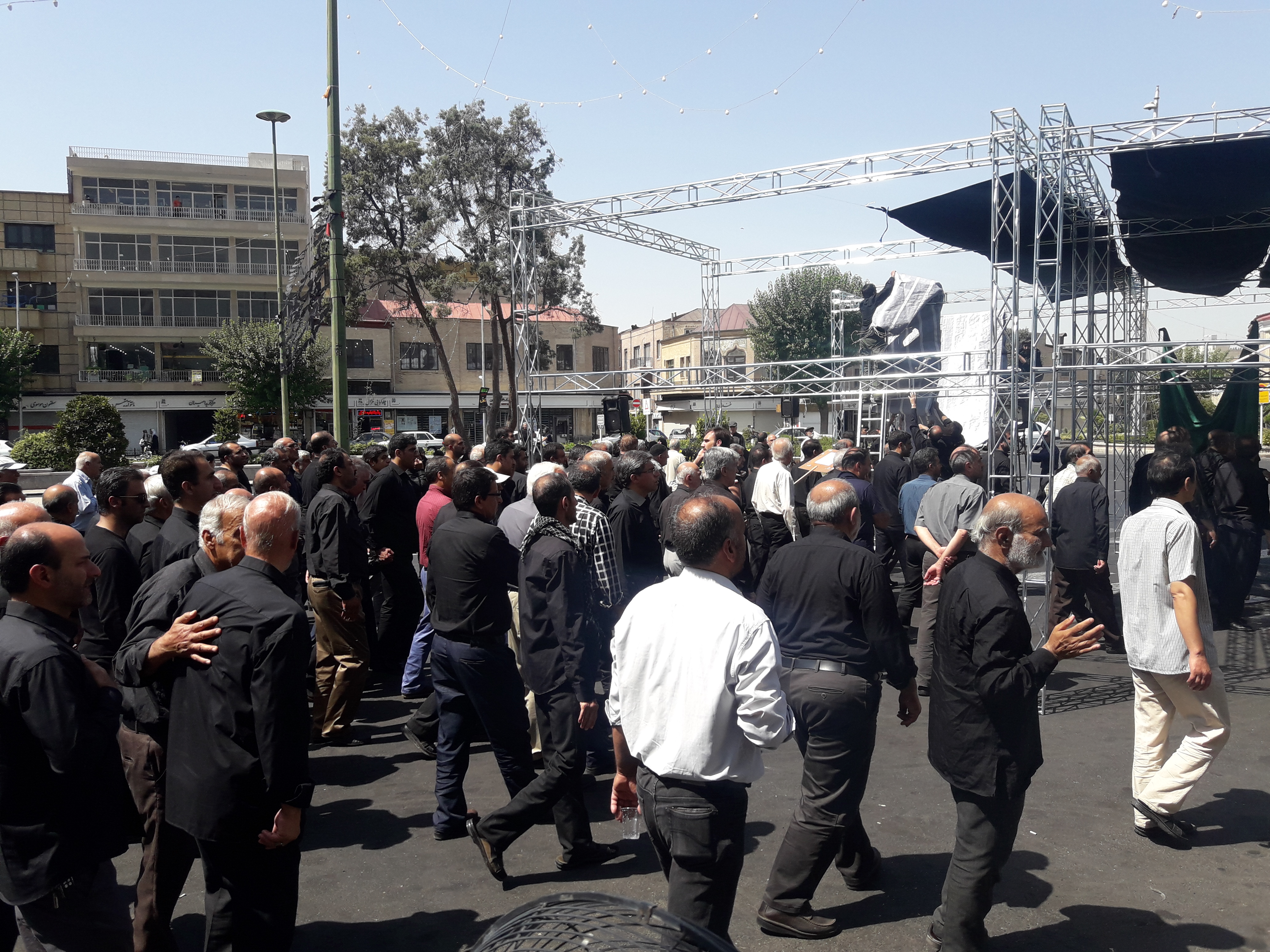 مراسم عزاداری امام صادق(ع) در میدان بهارستان