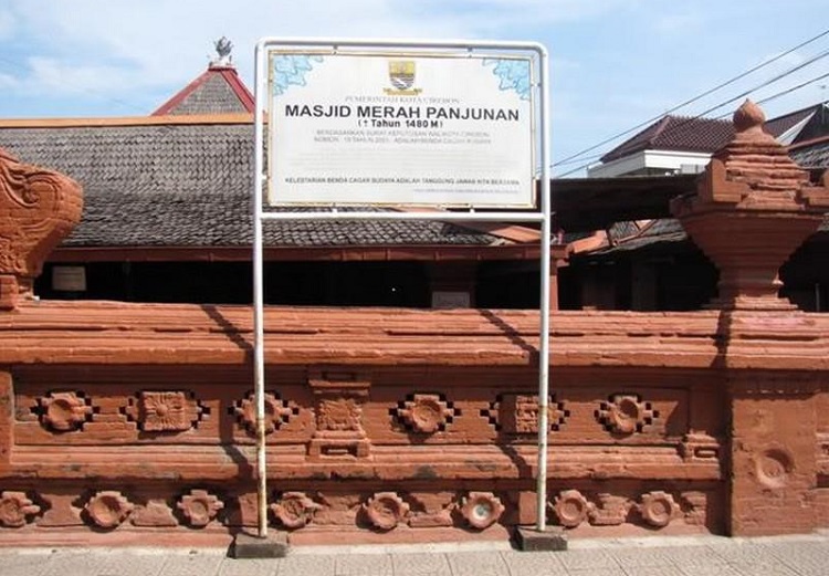مسجد سرخ اندونزی